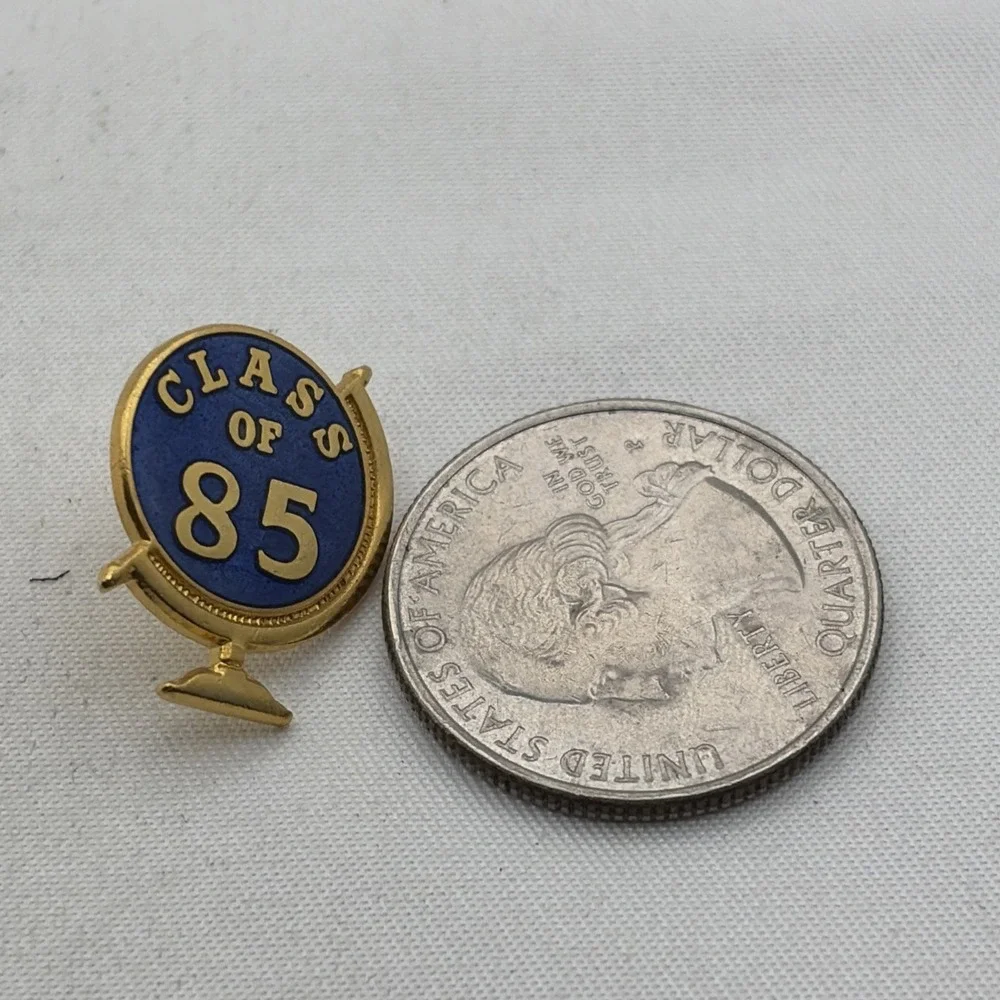 Class Of 1985 Alumni Globe Lapel Hat Pin